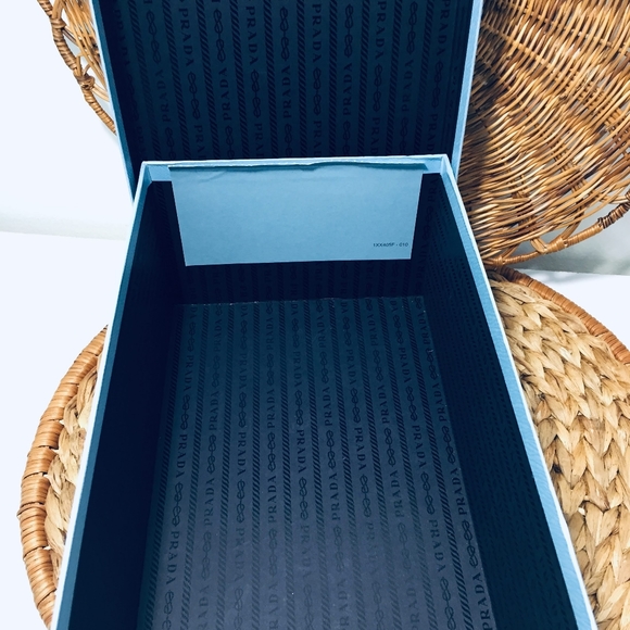 ❌ SOLD ❌Box, PRADA. Empty shoe box - Picture 4 of 16